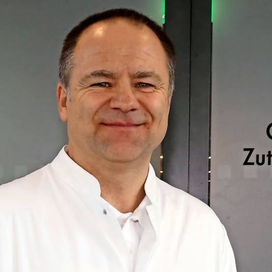 Dr. Jens-Uwe Stolzenburg, MD, PhD Dr. Jens-Uwe Stolzenburg, MD, PhD